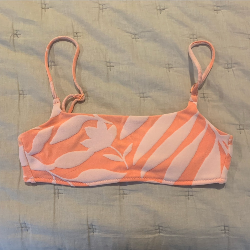 Aerie creamsicle orange and white bikini top! Size small!!